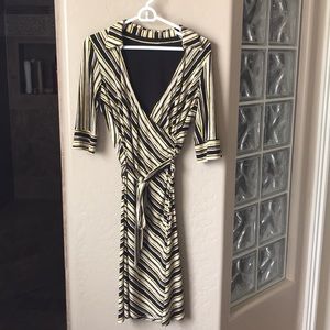 Laundry by Shelli Segal dress